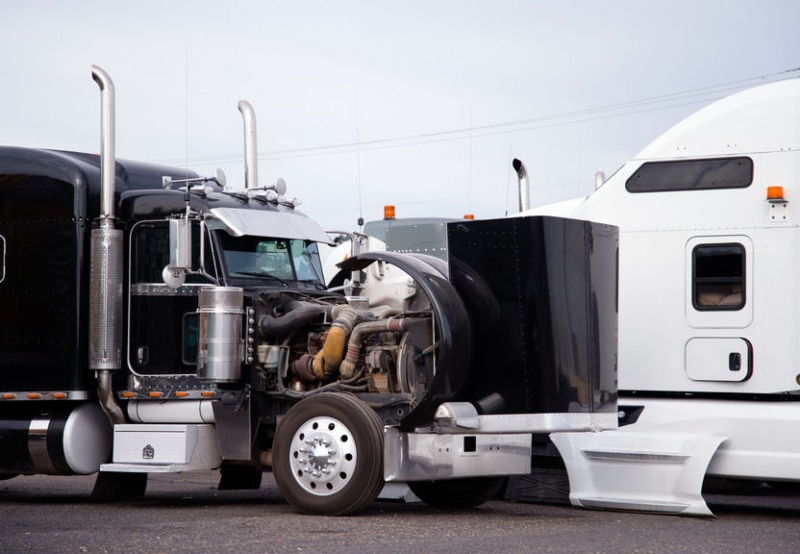 4 common reasons semitrucks overheat Double D Distribution